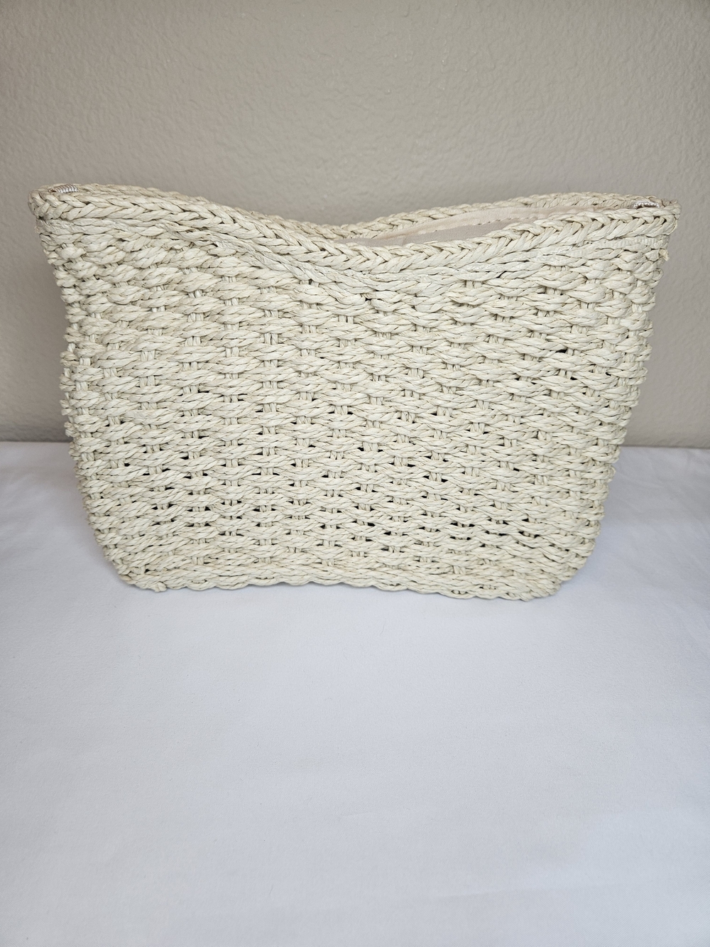 Woven Straw Tote/Crossbody Bag with 2 Interchangeable Straps NEW - Picture 5 of 7